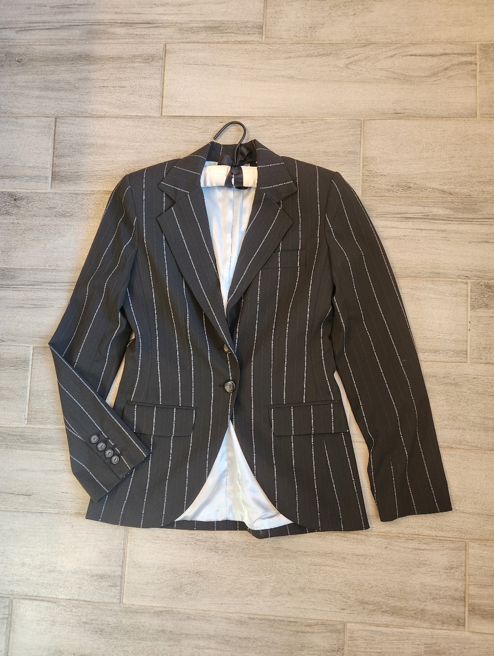 Avenue Montaigne Paris Blazer 2 Black Striped Two Buttons Fitted Career Made USA
